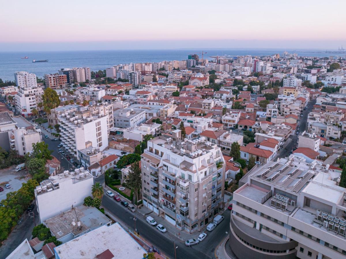 Sanders Coral Court Penthouse - Cute 3-Bedroom Apartment With Balcony Limasol Buitenkant foto