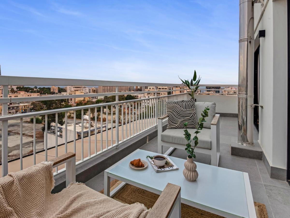 Sanders Coral Court Penthouse - Cute 3-Bedroom Apartment With Balcony Limasol Buitenkant foto