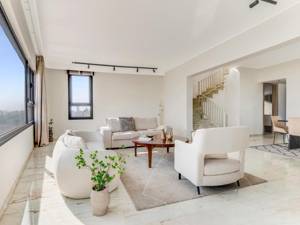 Sanders Coral Court Penthouse - Cute 3-Bedroom Apartment With Balcony Limasol Buitenkant foto